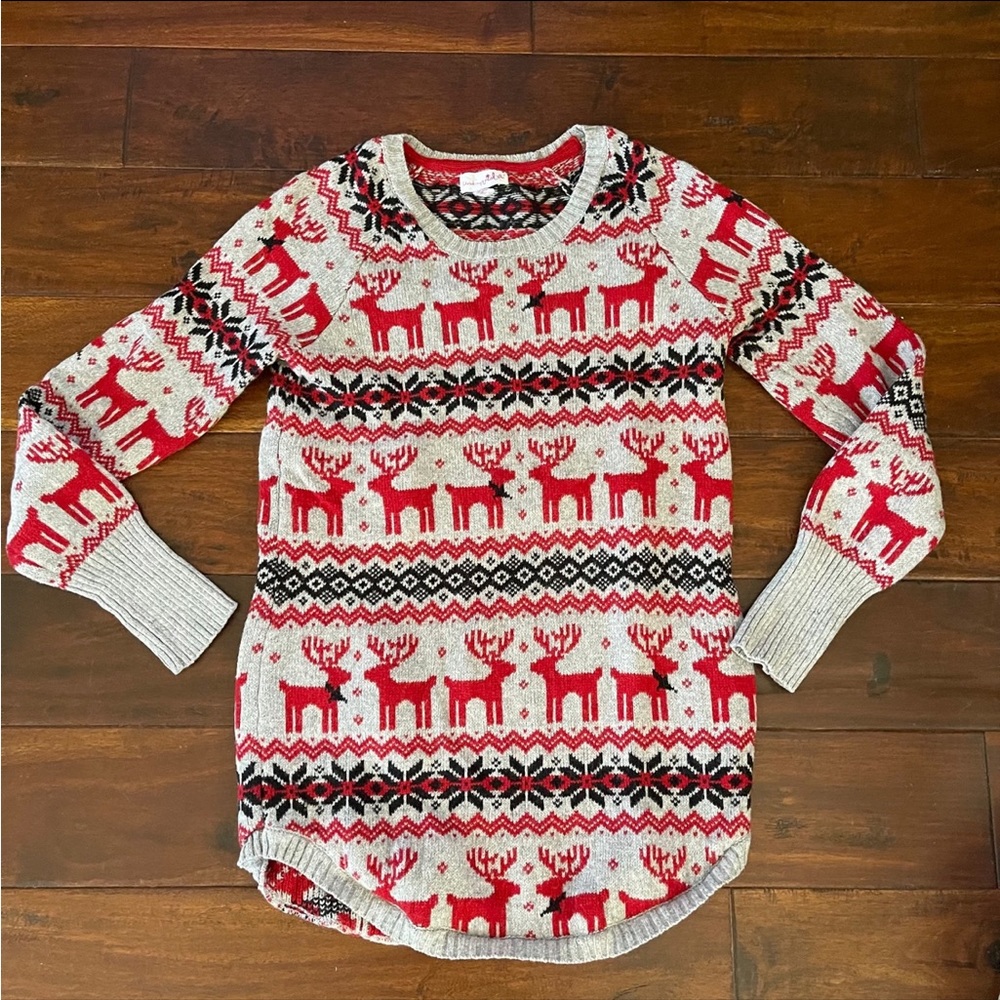 Shrinking Violet holiday sweater M